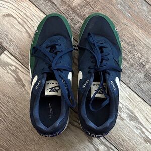 Nike Air Max Women’s Sneakers in Navy and Green